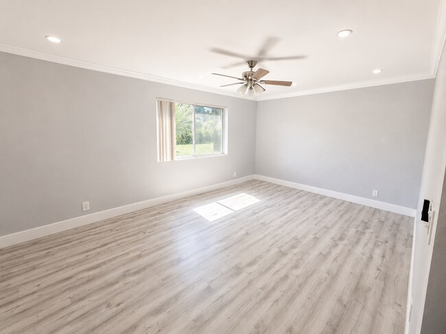 Building Photo - 2148 Sherwood Forest Blvd