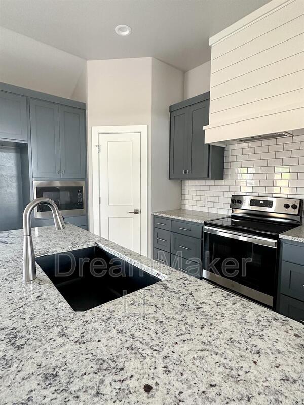 Foto del edificio - 5192 Red Maple Ave