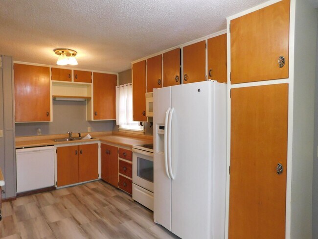 Foto del edificio - 2-bedroom, 1-bathroom home located in the ...