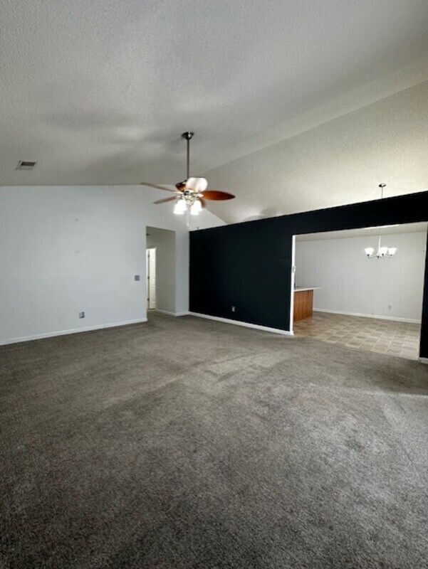 Foto del edificio - 117 Kelberry Ct