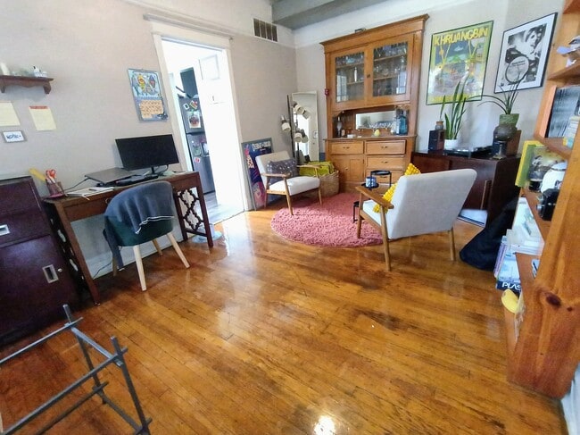 Dining Room - 3516 Broadway N