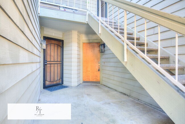Building Photo - 3 Carriage Way