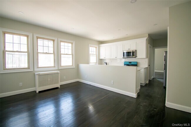 Building Photo - 840 Seaman Ave