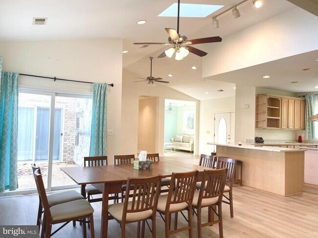 Foto del edificio - 267 Cedar Ridge Dr