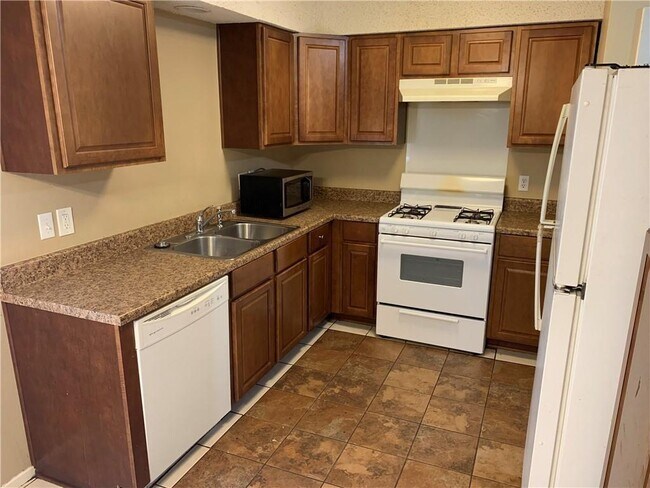 Foto del edificio - 7208 Creekside Dr