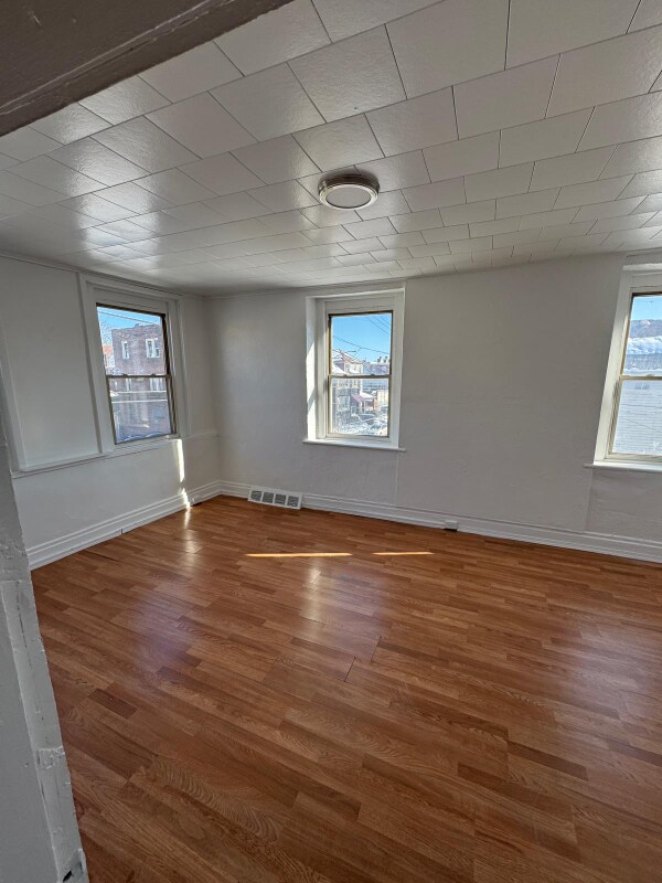 Foto del edificio - 308 Bessemer Ave