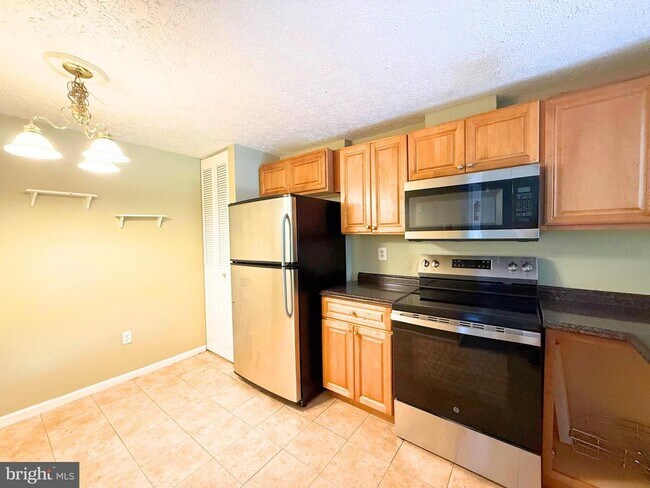 Foto del edificio - 13331 Demetrias Way