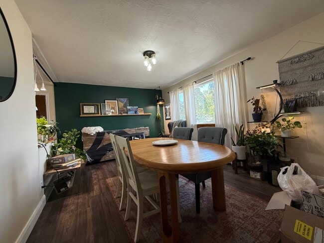 Building Photo - Modern Comfort in the Heart of West Jordan...