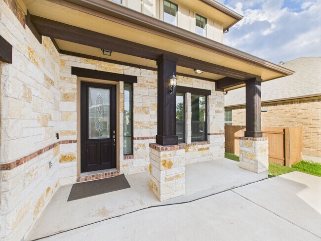 Building Photo - Sendero Springs