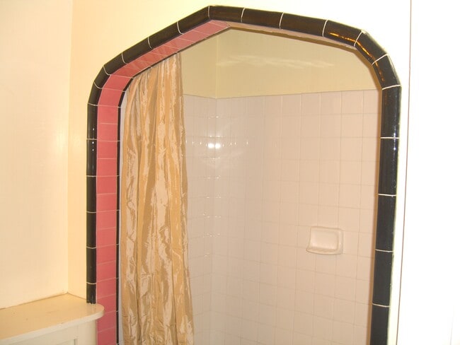 Building Photo - 46 San Clemente St