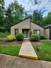 Building Photo - 6 Woodlands Dr