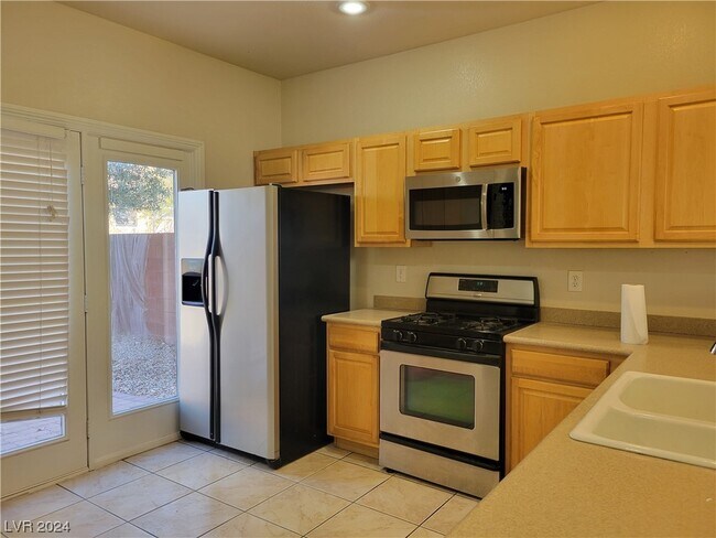 Building Photo - 8458 Pico Rivera Ave