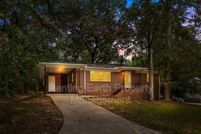 Primary Photo - 1133 Woodslee St