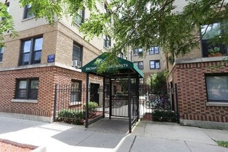 Building Photo - 706 W Brompton Ave