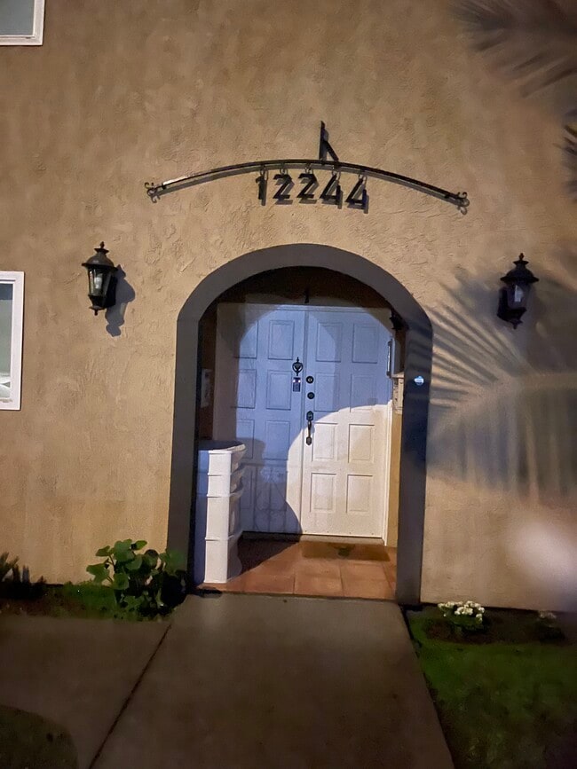 Building Photo - 12244 Magnolia Blvd