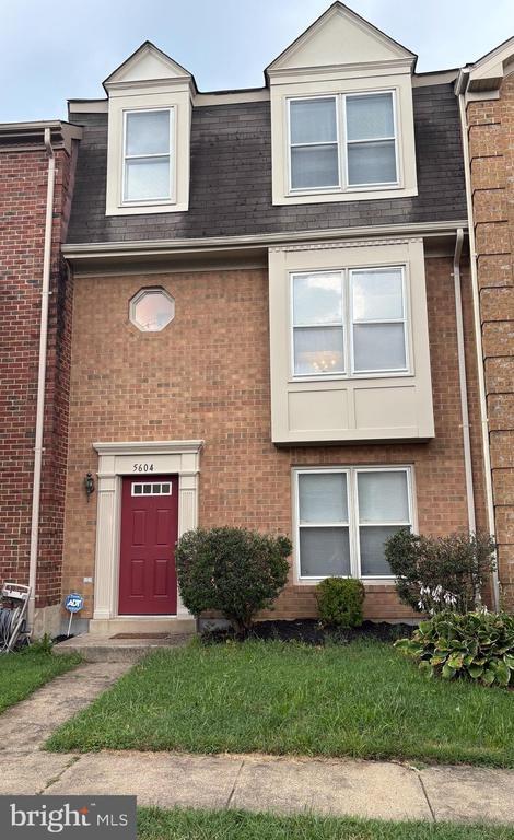 Building Photo - 5604 Gresham Ln