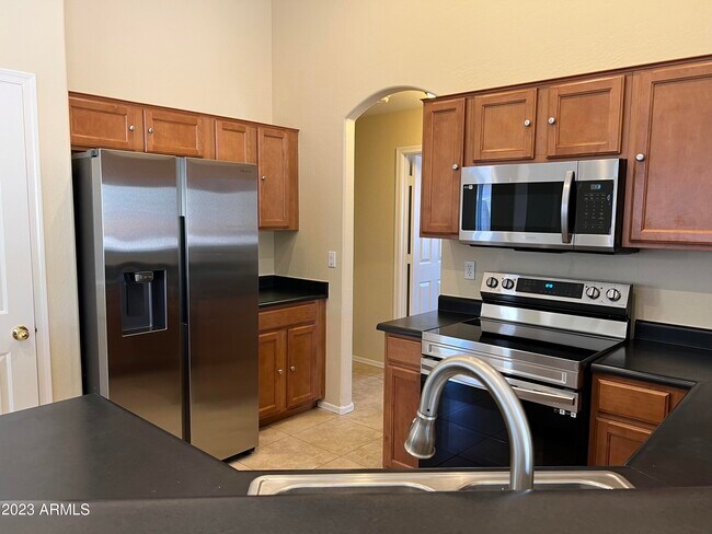 Foto del edificio - 1555 S 229th Ct