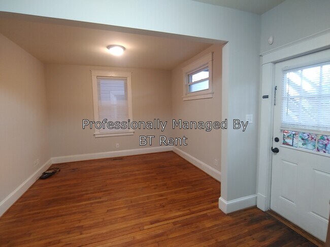 Building Photo - 1514 Bainbridge St