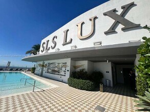 Building Photo - 801 S Miami Ave