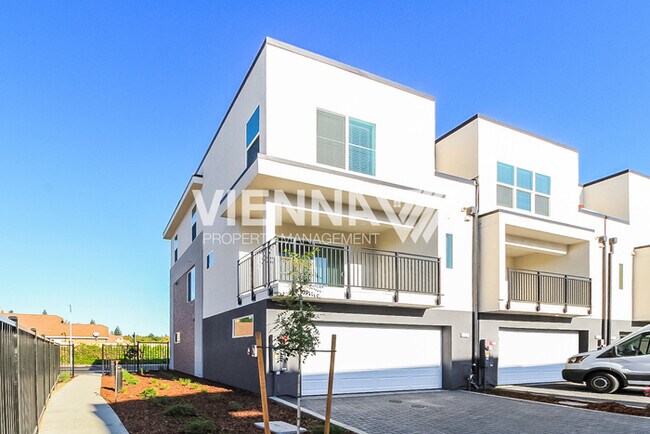 Foto del edificio - 7976 Quiet Knolls Dr