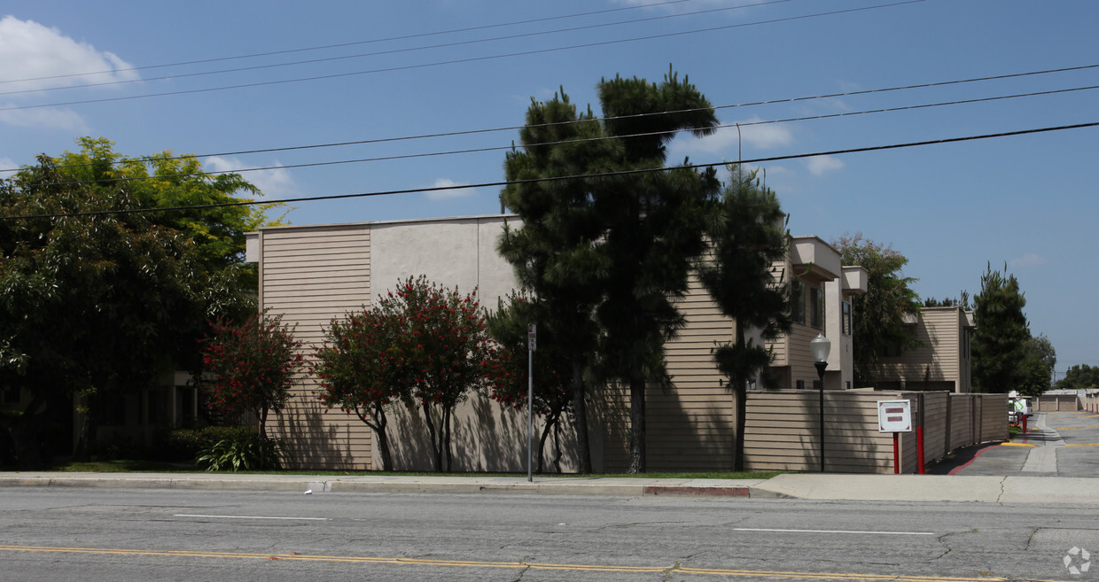 Building Photo - Azusa Apartments