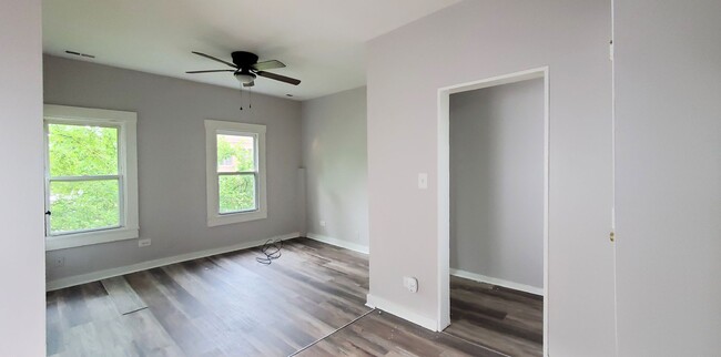 Building Photo - 314 Oneida St