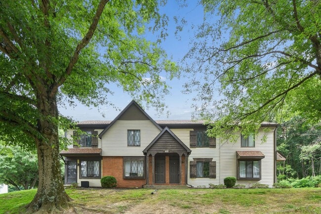Building Photo - 1385 Country Side Dr