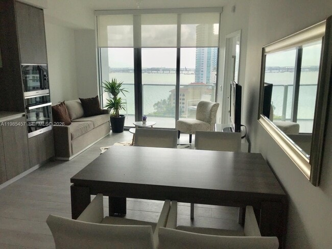 Building Photo - 2900 NE 7th Ave