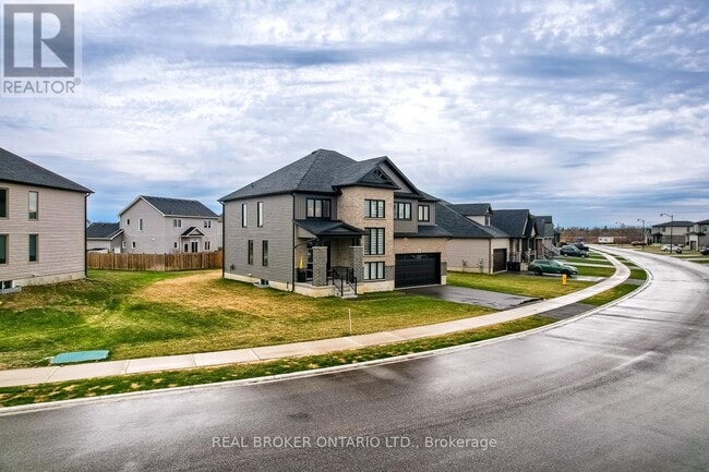 Building Photo - 44 Allenwood Rd