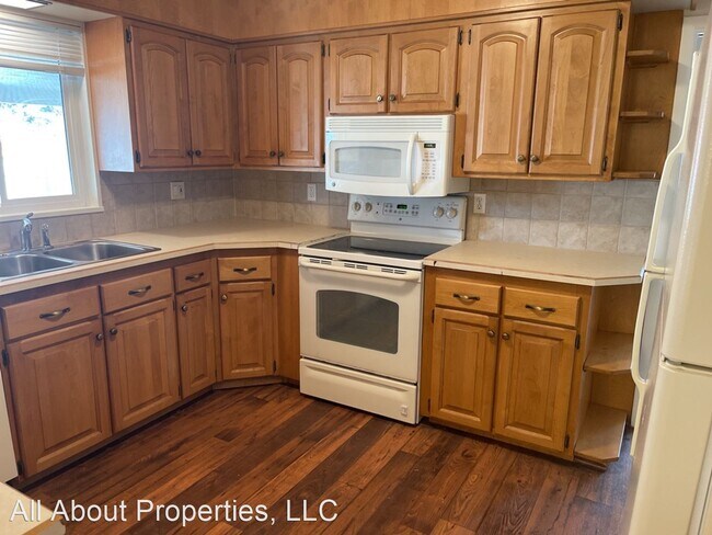 Building Photo - 3 br, 2 bath House - 627 35th Ave