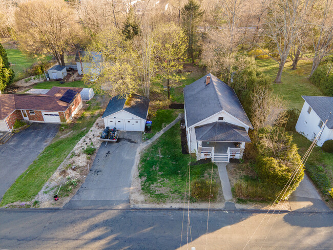 Building Photo - 83 Litchfield St