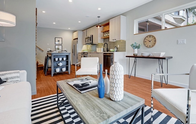 Building Photo - Capitol Hill 2 Bed 1.5 Bath Stunner Available!