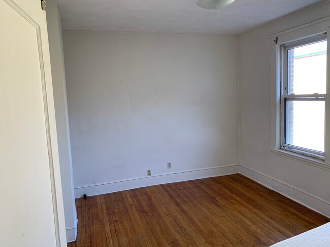 Foto del edificio - 15 Scottfield Rd
