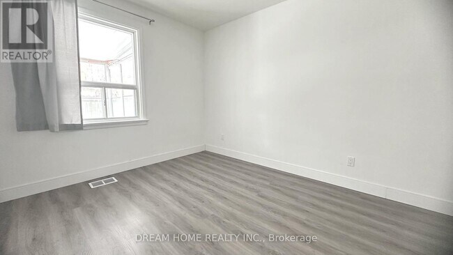 Building Photo - 83 Cornwallis Dr