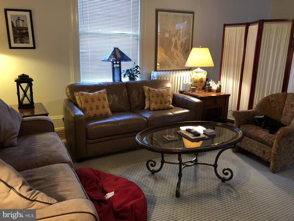 19 Lowrys Ln Unit 1, Bryn Mawr, PA 19010 Room for Rent in Bryn Mawr