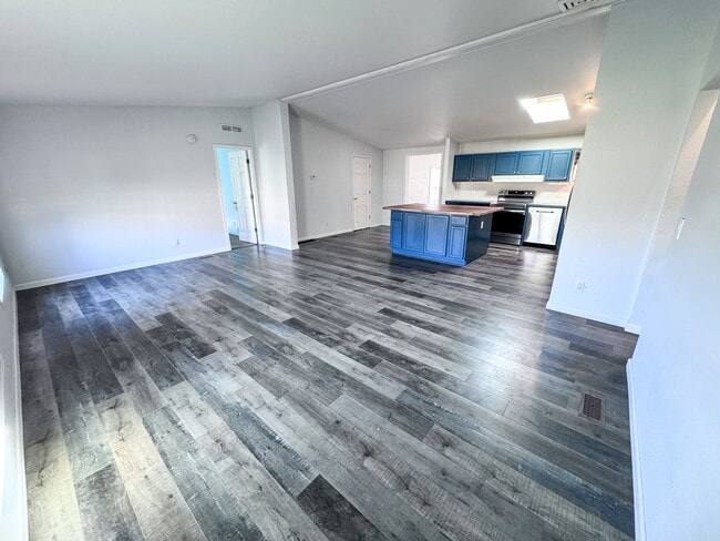 Building Photo - 15112 Pioneer Rd