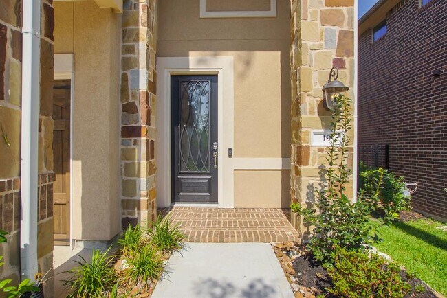 Building Photo - 19 Dylan Branch Dr