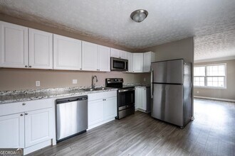 Building Photo - 467 Southern Way