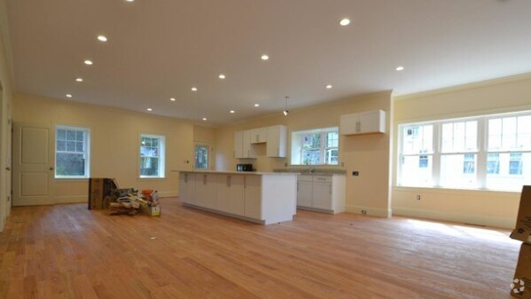 Building Photo - 3 Griggs Pl