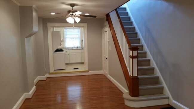 Building Photo - 315 S Bouldin St