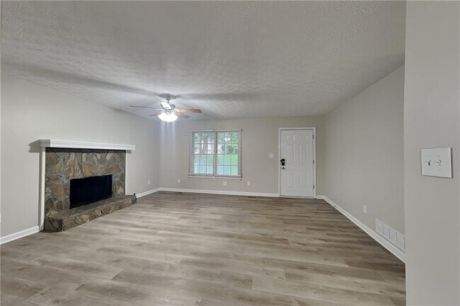 Building Photo - 20 Tracey Ln