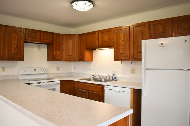 Kitchen - 212 Middle Pownal Rd