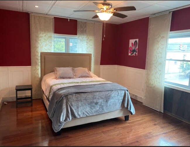 Foto del edificio - 1000 Queen St