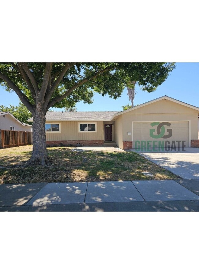 Building Photo - 1825 Manzanita Dr
