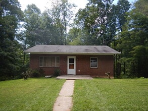 Building Photo - 1951 Howard's Creek Rd