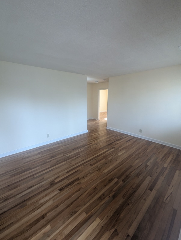 Building Photo - 4 Maple Leaf Ct