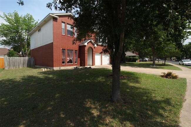 Foto del edificio - 12302 Uttimer Ln