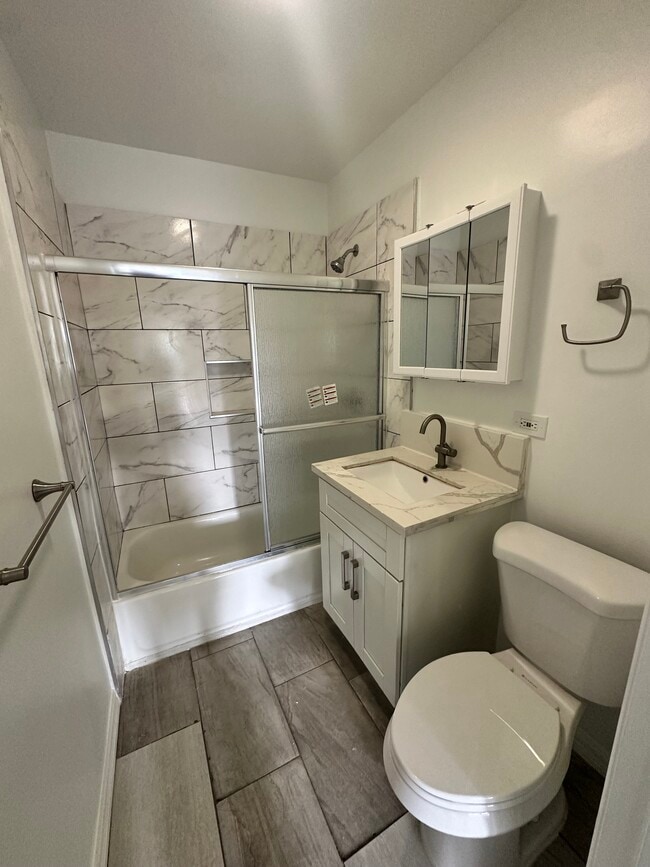 Foto del edificio - 731 W 99th St