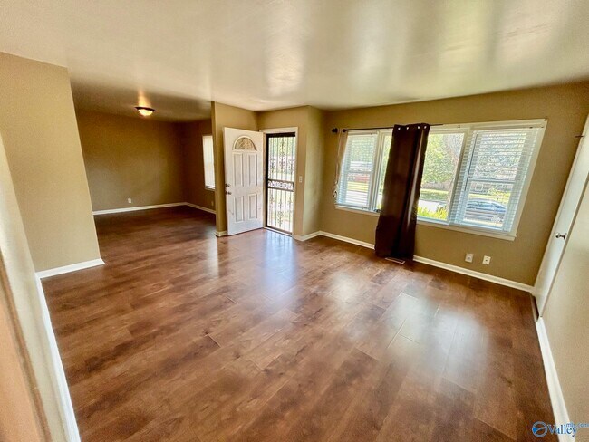 Foto del edificio - 4714 Westwood Dr NW