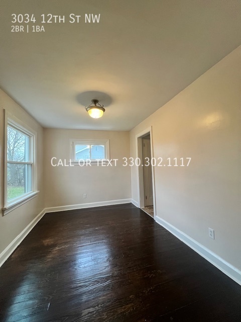 Building Photo - Spacious 2 bedroom with bonus room for ren...